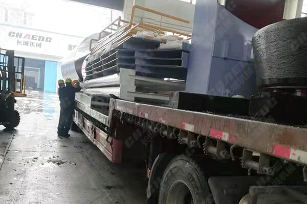 山東棗莊年產(chǎn)30萬噸礦粉線設(shè)備部件發(fā)貨 山東棗莊年產(chǎn)30萬噸礦粉線設(shè)備部件發(fā)貨